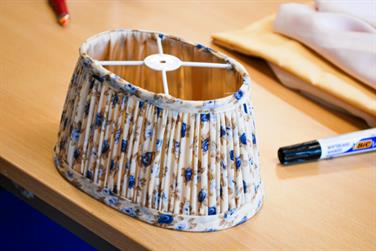 Image for: FABRICATION D'UN ABAT-JOUR PLISSÉ