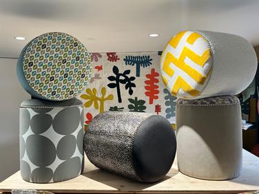 Image for: TAPISSERIE D'AMEUBLEMENT : CRÉATION D'UN POUF